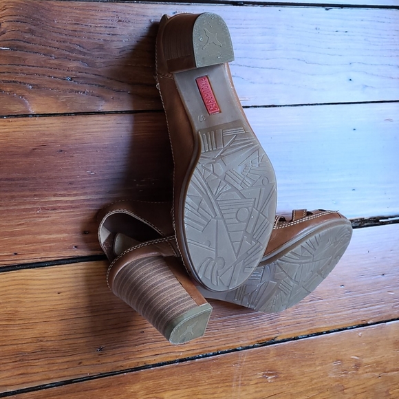 Pikolinos Java Sandals - Picture 3 of 8